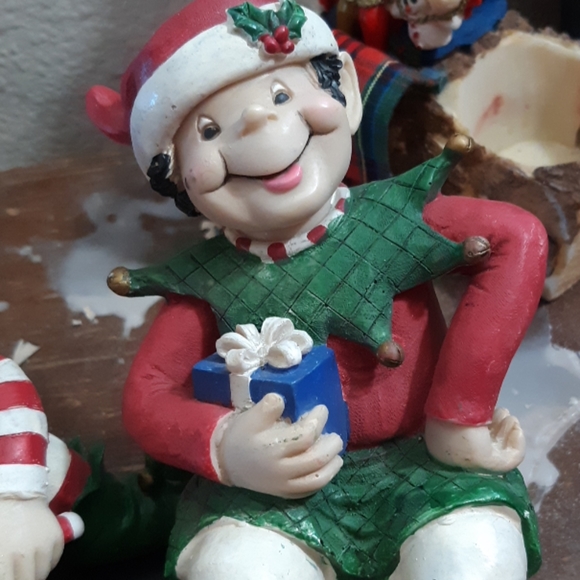 Elves Happy Christmas Santa Shelf sitters ceramic set Old w bench - Picture 4 of 6